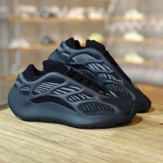 ADIDAS YEEZY 700