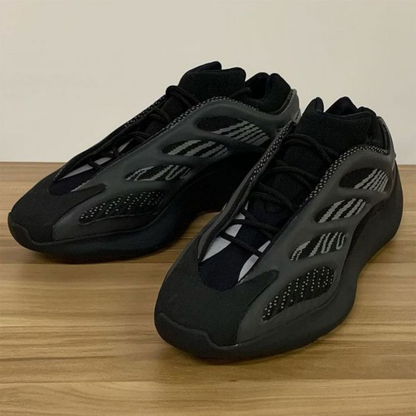 ADIDAS YEEZY 700